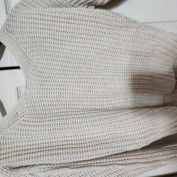 Women's Cream Cable Knit Sweater - Picture 11 of 11